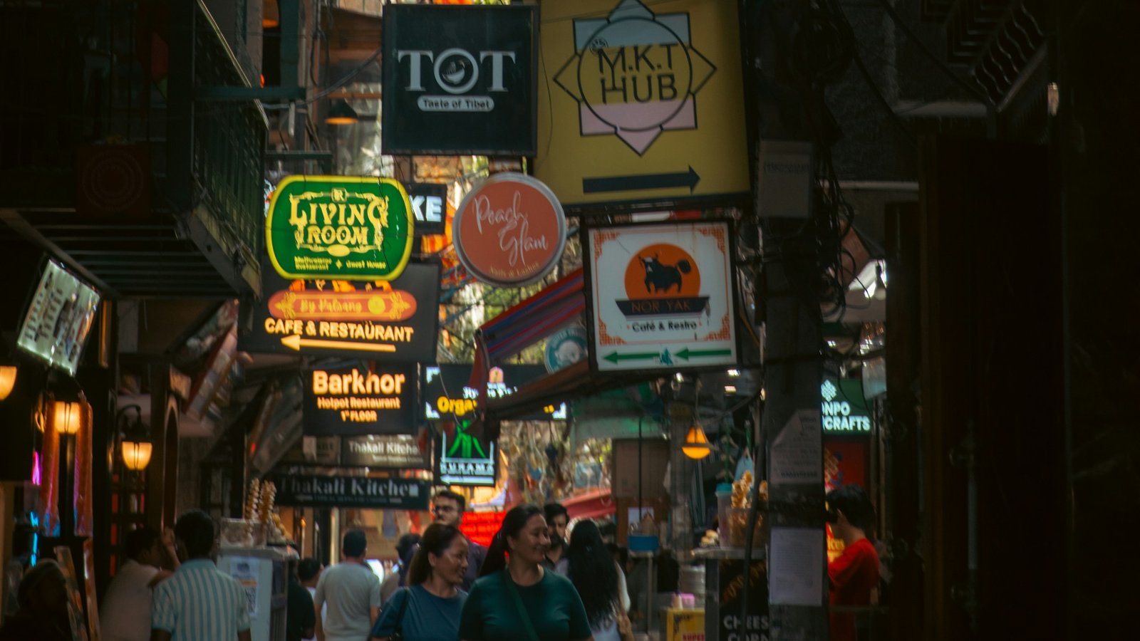 Late-night restaurant street scene in Delhi illustrating extended operating hours